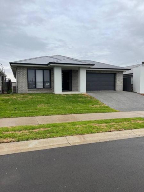 Family size new home!, Lochinvar
